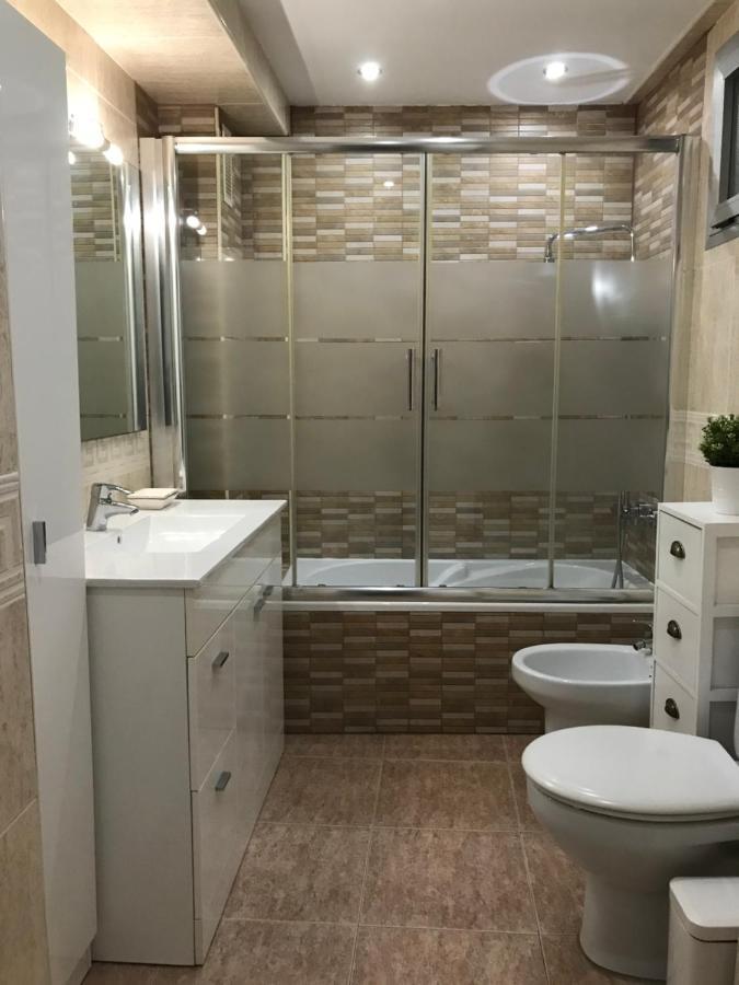 Apartamento Con Parking Gratis En El Centro, 2 Dormitorios Almería Buitenkant foto