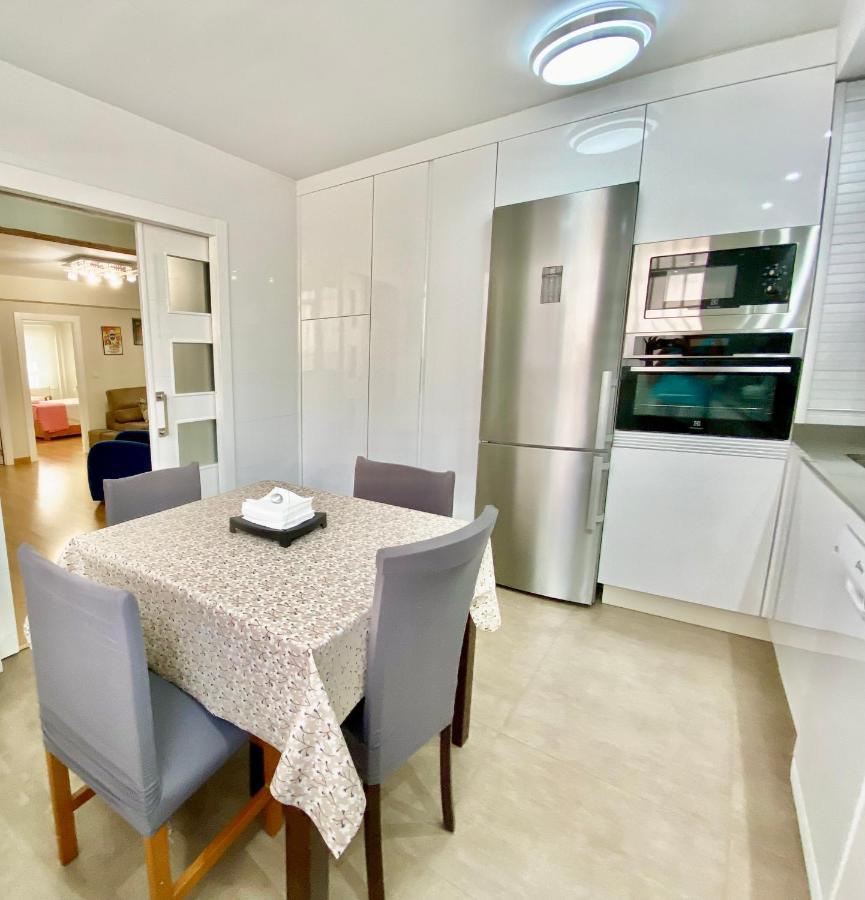 Apartamento Con Parking Gratis En El Centro, 2 Dormitorios Almería Buitenkant foto